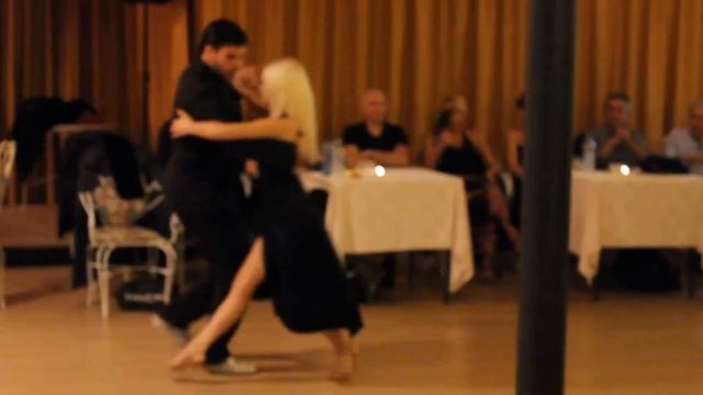 Ferrara, Villa Regina, 31_10_2015, 2° brano Milonga, Matteo Antonietti e Ravena Abdyli смотреть онлайн