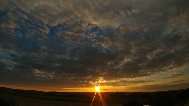 Врачи-студенты, чтобы помочь малышу, переоделись в костюмы и заставили бабушку поверить в то, что.. смотреть онлайн