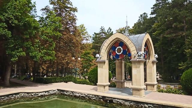 В Кисловодский парк пришла осень смотреть онлайн