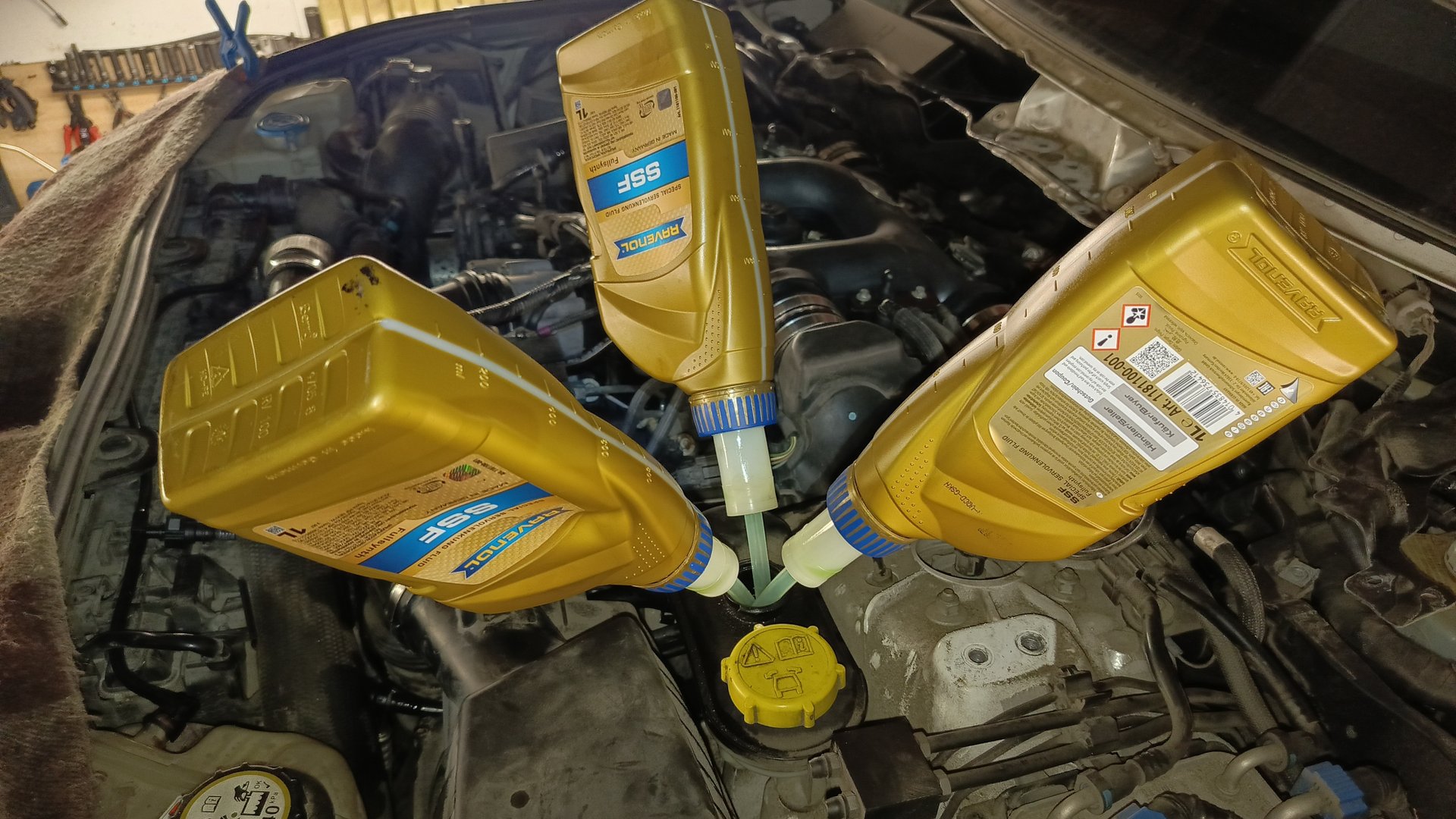 Обслуживание Range Rover L405. Замена жидкости антикрена/активный стабилизатор. смотреть онлайн