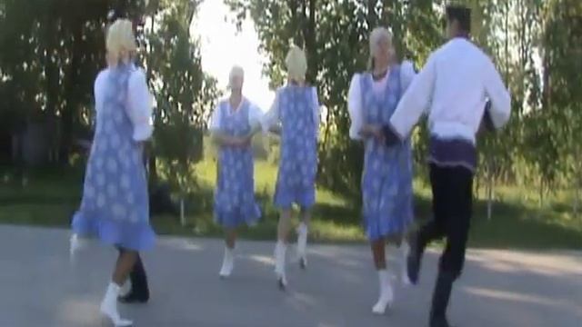Танец "РОМАШКА".avi смотреть онлайн