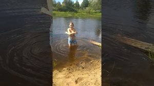 ОТКРЫЛИ КУПАЛЬНЫЙ СЕЗОН// КУПАЮСЬ В ОДЕЖДЕ:)