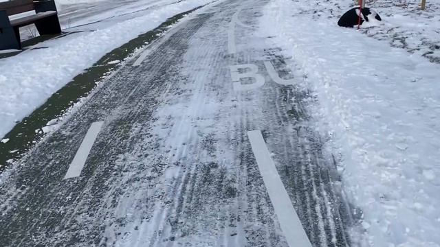 Современный парк в спальном районе в столице Эстонии.