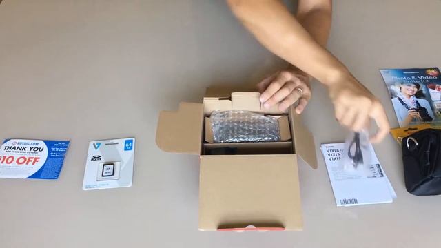 Canon Vixia HF R800 + Free Stuff from Buydig.com - Unboxing смотреть онлайн