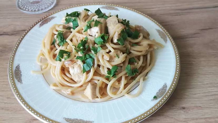 Спагетти с курицей в сливочно-томатном соусе Идеальный ужин смотреть онлайн