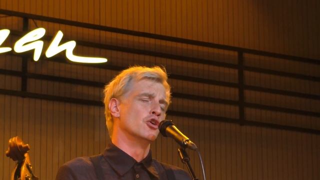 "Еще не раз" поет Алексей Гоман, муз. Валерии Коган, стихи Николая Гумилева. смотреть онлайн