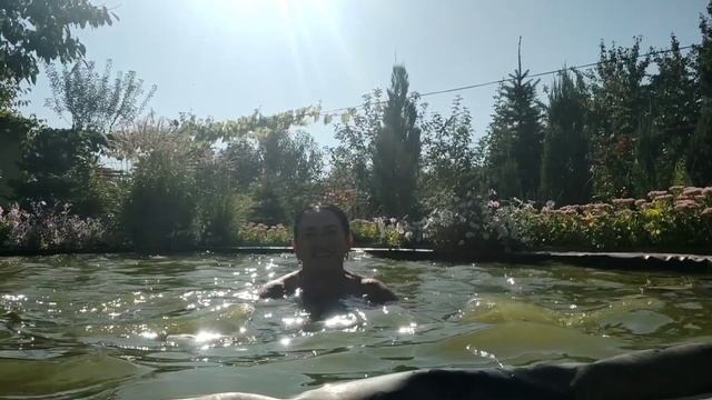 Закаливание, плаваю в пруду смотреть онлайн