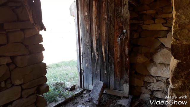 с. Кахиб , на фоне Азана.