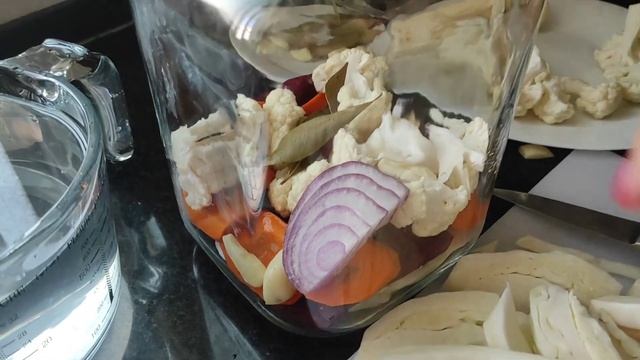 Простой рецепт: Ферментированные овощи для здоровья и вкуса смотреть онлайн