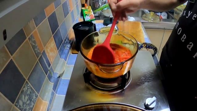 суп из помидоры и яйцо.китайская кухня