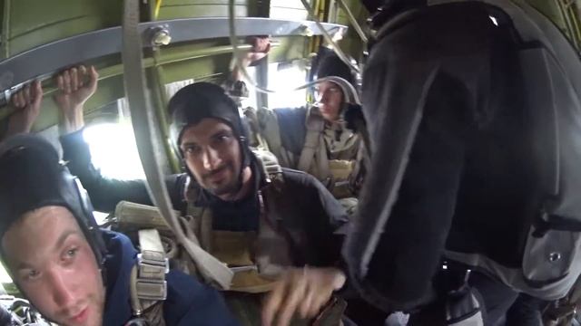 Прыжок парашютом смотреть онлайн