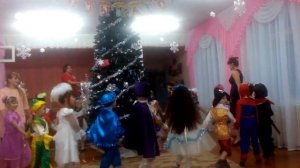 раз два три  сколько девочек хороших посмотри Ёлка 2016