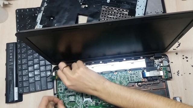 Как разобрать и почистить ноутбук HP 630 \ HP 635 смотреть онлайн