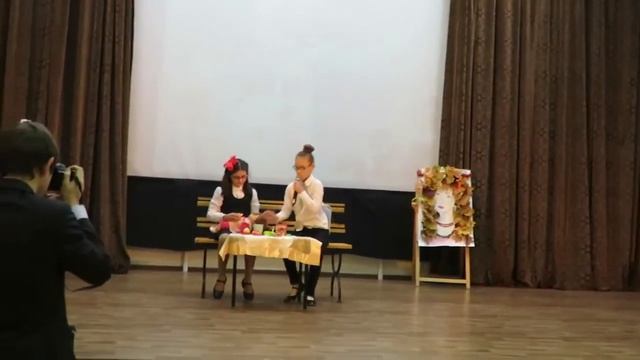 Три мамы. Сценка на 8 Марта. смотреть онлайн