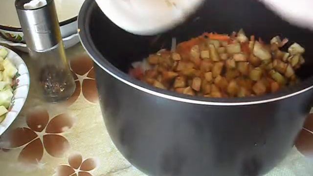 Овощное рагу с колбасой в мультиварке SUPRA MCS- 5201 смотреть онлайн