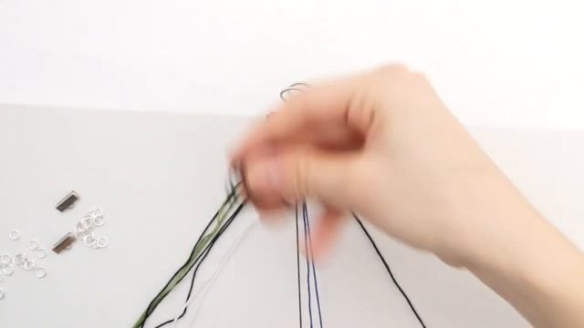 Косички.Плетение фенечек смотреть онлайн