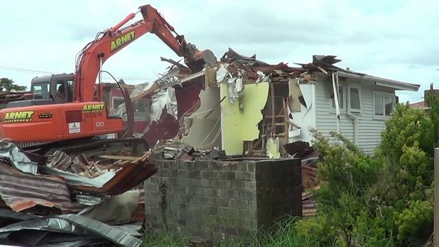 Hitachi Zaxis-120 EX House Demolition Sony HDR-CX190 смотреть онлайн