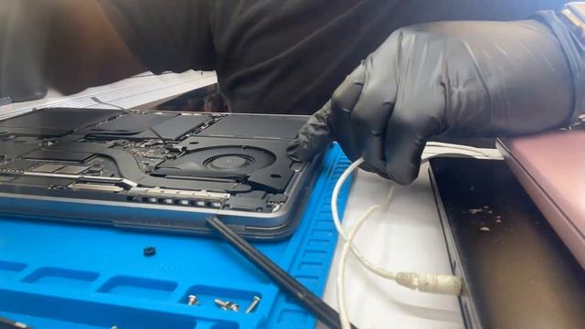 Apple Macbook Pro M1 2020 3.5 Mm Audio Port Repair