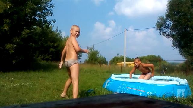 Эпическое лето 1 часть купание смотреть онлайн