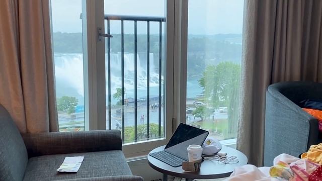Niagara Falls Canada | 2 Nights at Sheraton Fallsview | Fallsview Indoor Waterpark | Life in Canada смотреть онлайн