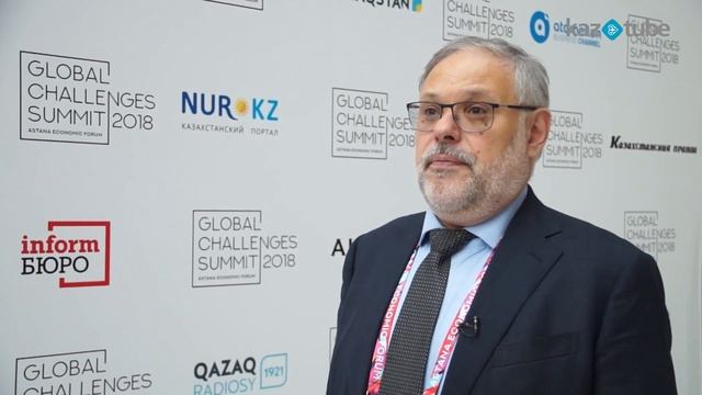 Михаил Хазин о мировых экономических трансформациях смотреть онлайн