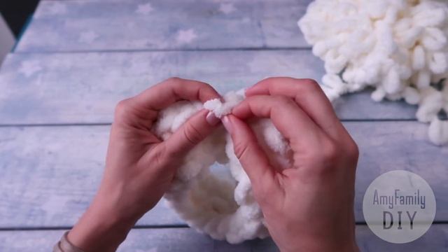 Вяжем шапку без спиц быстро и просто. Вязание без спиц и крючка. Ализе Пуффи смотреть онлайн