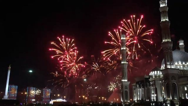 Праздничный салют на день города Астаны (06.07.2018) смотреть онлайн