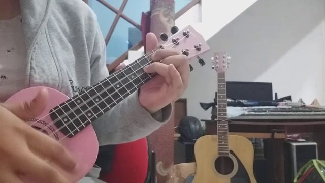 TXT - I Know I Love You Short Cover Ukulele #txt #iknowiloveyou #hybe #cover #ukulele #youtubeshort смотреть онлайн