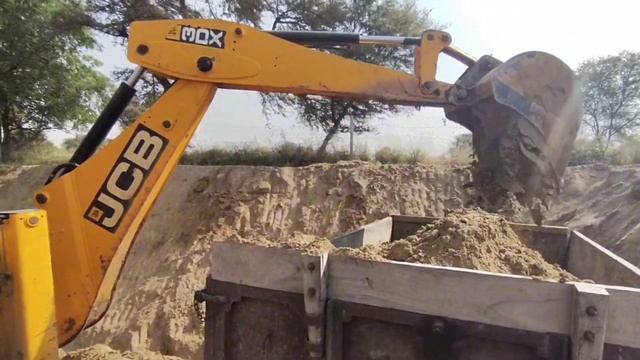 JCB 3dx Massey Ferguson 245 Full loading tractor in soil jcb dumper backhoe loader tractor смотреть онлайн