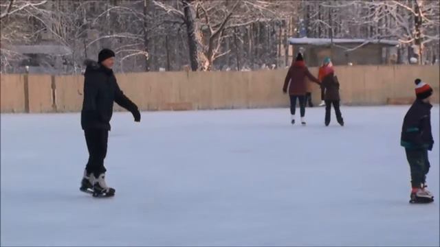 Все на каток. Городок. Ст. Русса. 06.01.2016г. смотреть онлайн