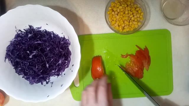 Салат Из Краснокочанной Капусты. Салат из капусты с кукурузой. смотреть онлайн