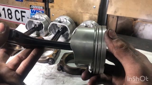 Mazda 626 fs Доработка маслоотводов в поршнях. смотреть онлайн