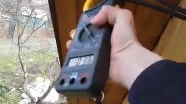 Замер тока на вводном кабеле дома токовыми клещами смотреть онлайн