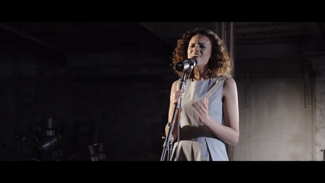 JONES - Hoops - Vevo Dscvr (Live)  2015