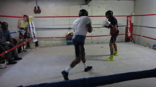 Ike & Randys Boxing Spar смотреть онлайн
