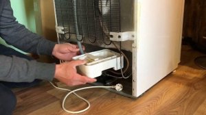 Почему течет холодильник? 4 причины. Потек холодильник что делать? Ремонт холодильников