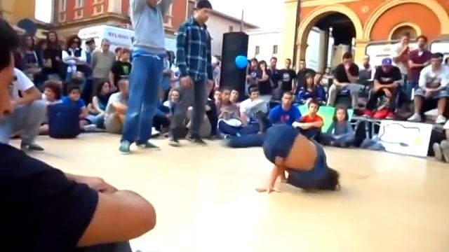 Thompston e Gighen vs Gulp e Cica. Break Dance Street Contest - Imola смотреть онлайн