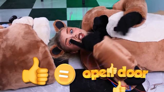 Фредди и Чика ПОЖЕНИЛИСЬ? Как стать Фредди! Экстремальные прятки с Фредди! смотреть онлайн
