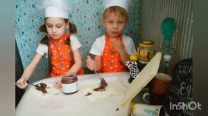 Рецепт с НУТЕЛОЙ! ВАФЛИ СВОИМИ РУКАМИ! NUTELLA! РЕЦЕПТ ДЛЯ ДЕТЕЙ! ГОТОВИМ С ДЕТЬМИ!