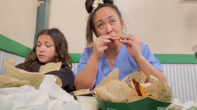 Wing Stop Mukbang | cleaning bones | let’s git it смотреть онлайн