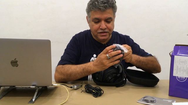 512 Audio Academy Headphone смотреть онлайн