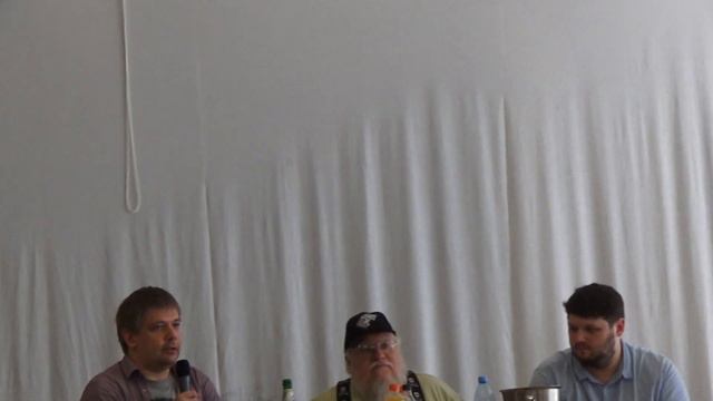 George Martin talks about Zelazny, Hodor and White Walkers смотреть онлайн