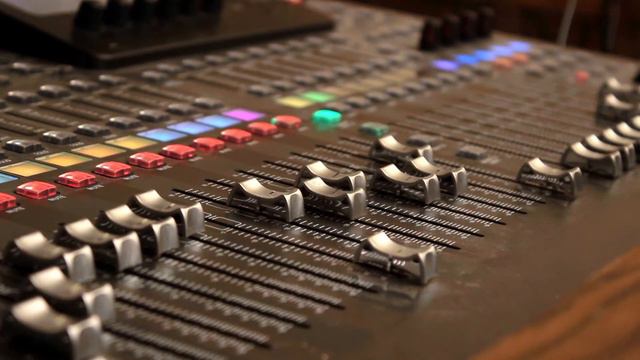 Digital Mixer Motorized Faders - Copyright Free Stock Footage Clip смотреть онлайн