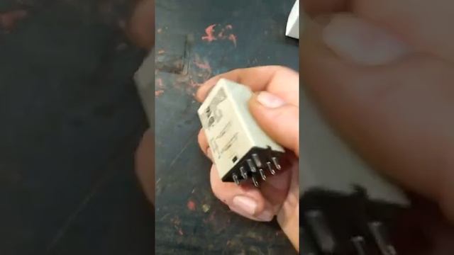 Реле времени omron H3Y-2 для компрессора на базе Зил 130 смотреть онлайн