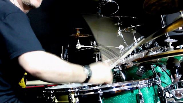 Allan Holdsworth - Looking Glass - Giovanni Giorgi Drum Cover смотреть онлайн