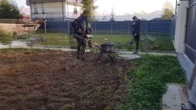 Подготовка основания под газон! Культивация грунта. смотреть онлайн