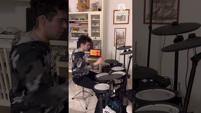 Fritto misto thrash metal #drumcover #meme #batteria смотреть онлайн