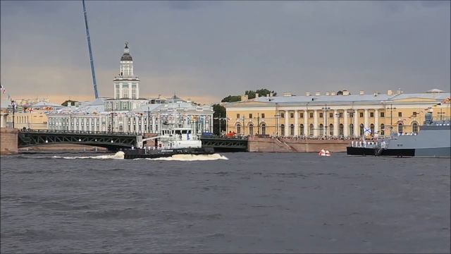 Большой гидрографический катер "Михаил Казанский" на генеральной репетиции ко Дню ВМФ 2020 смотреть онлайн