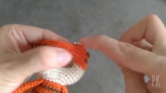 Тигренок крючком (amigurumi). Мастер-класс по вязанию игрушки крючком. Символ 2022 года. Часть 3. смотреть онлайн