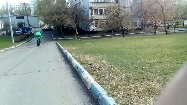 катаюсь на горках на самокате. супер экстремал. Почему я не ежу больше на транспорте? ВЛОГ. смотреть онлайн